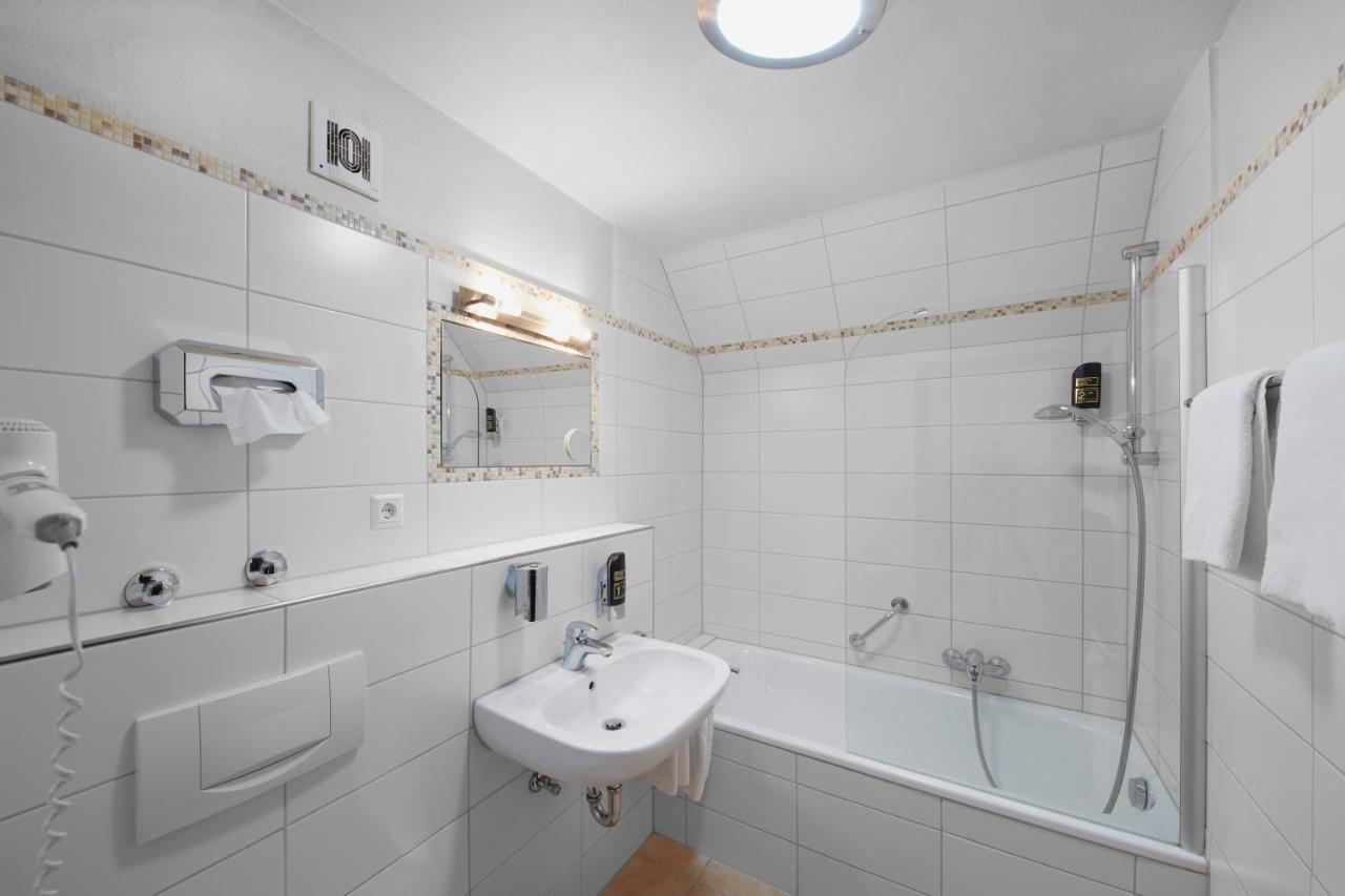Hotel Stadt טוטלינגן מראה חיצוני תמונה